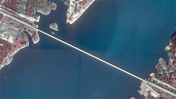 This figure is an aerial photo of the Lake Belton Bridge site.