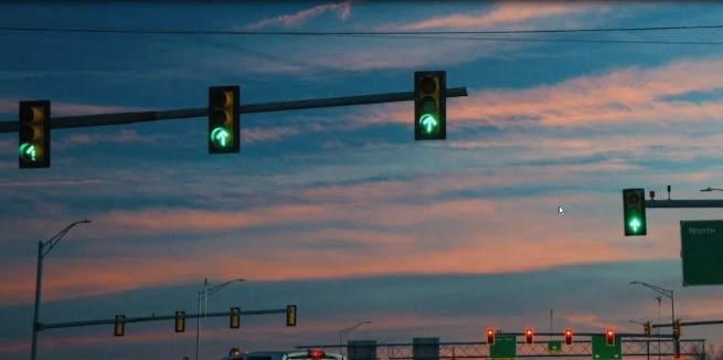 Unobstructed traffic lights in Walnut Creek, California.