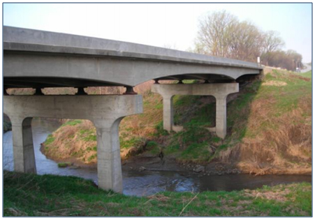 Figure 51. Photo. US Highway 6 demonstration bridge in Pottawattamie County, Iowa.