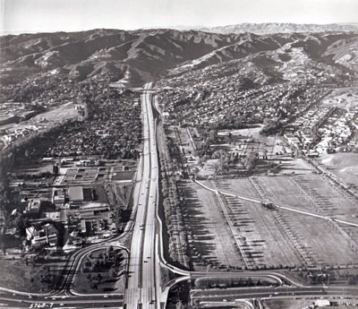 Looking northerly along San Diego Freeway with Wilshire Boulevard in foreground. (California Department  of Public Works photo)