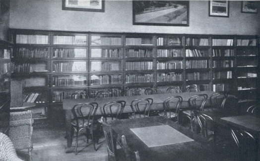 General Reading Room. Stack of Bookshelves, Davis Library of the National Highways Association, at Columbia University, New York City.