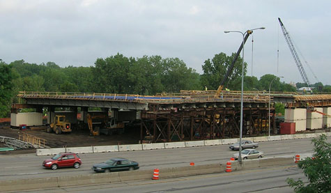 The Minnesota DOT adopted accelerated bridge construction techniques to speed construction and minimize traffic disruption on its Maryland Avenue Bridge project.
