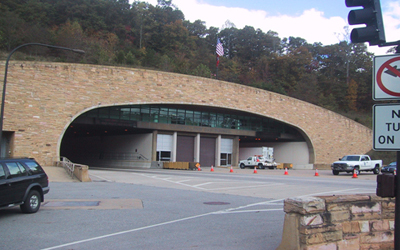 Figure 2. Photo. The entrance to the Cumberland Gap Tunnel, which carries U.S. 25E under the Cumberland Gap between Tennessee and Kentucky.