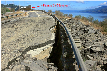 Photo. La Mochita bridge north approach fill liquefaction-induced ground failure. Click here for more information.