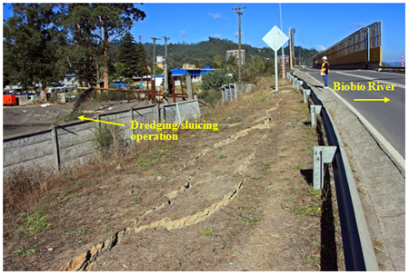 Photo. La Mochita bridge north approach fill and edge of dredging pit. Click here for more information.