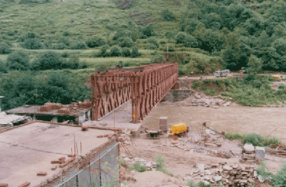 A picture of the Quadricon Bridge system during lunching over a canyon.