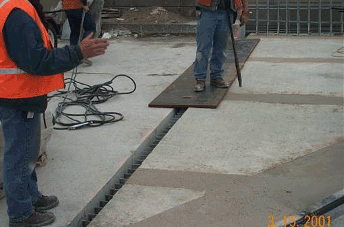 Picture showing the finished deck after pouring the concrete joints of the James River Bridge.