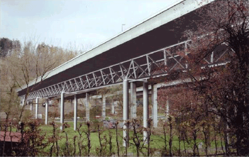 Several pictures showing the Lully Viaduct Bridge during construction.