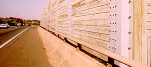 Photo showing an expansion joint to accommodate expansion along a bridge for structure-mounted barriers