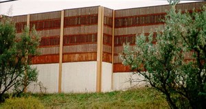 Photo from the back of a noise barrier illustrating the importance of texture when seen from adjacent land uses