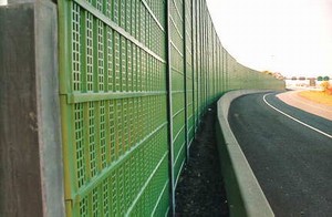 Photo of the grid surface texture of a plastic noise barrier