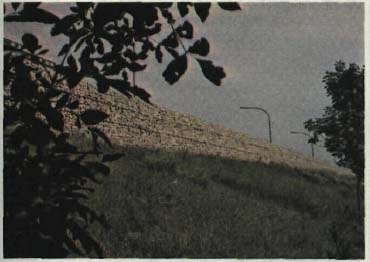 A gabion noise wall