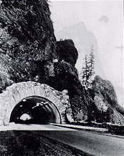 Photo: Tooth Rock Tunnel on the Columbia River Highway in Oregon