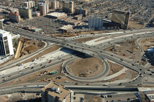 Figure 9. Photo. View of Denver, CO, highway network. Aerial view of the T-REX project in Denver, CO, which included the reconstruction of 11 bridges spanning I-25.