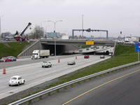 Photo showing the 41 St. single-point interchange with I-5.