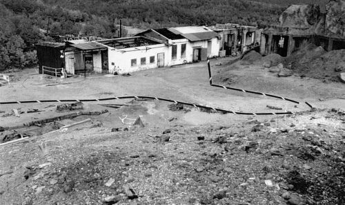 Photo showing surface of collapse area