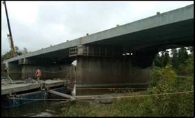 The Eagle River Bridge is another Ductal® Joint Fill project currently underway for the MTO. It will be the first multiple span box girder bridge using Ductal® Joint Fill. Phase 1 has been completed.  It has 36 box girders (12 side-by-side over 3 spans) requiring 33 Ductal® joints to join the girders together and 3 Ductal® joints joining the spans together.  Ductal® will also be used in the approach slabs and the curbs.