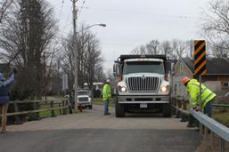 c) Photograph of truck on load path B, load case 1