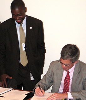 Emeka Moneme, DDOT Director (left) and DC Division Administrator Mark Kehrli signed the first Record of Decision (ROD) ever written for a Federal undertaking in Washington, D.C.