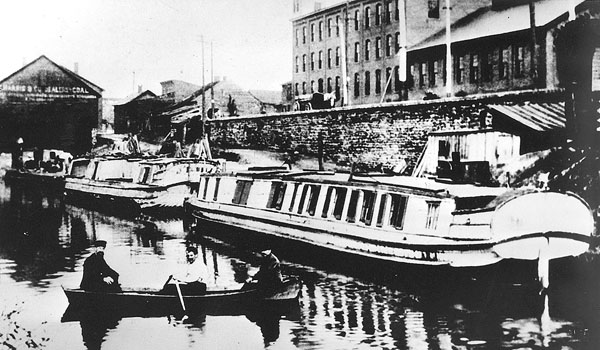 An Ohio Packet Boat compliments of the Columbus (Ohio) Metropolitan Library Staff, from their Photograph Collection.