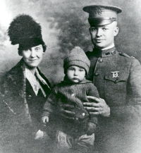 Captain Dwight D. Eisenhower and his wife Mamie with their son, Doud Dwight (nicknamed Icky), who was born on September 24, 1917.  (Courtesy Dwight Eisenhower Library)