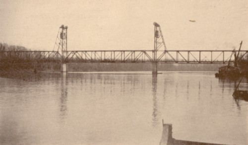 Lee Highway bridge spanning White River at De Vall's Bluff, Arkansas.