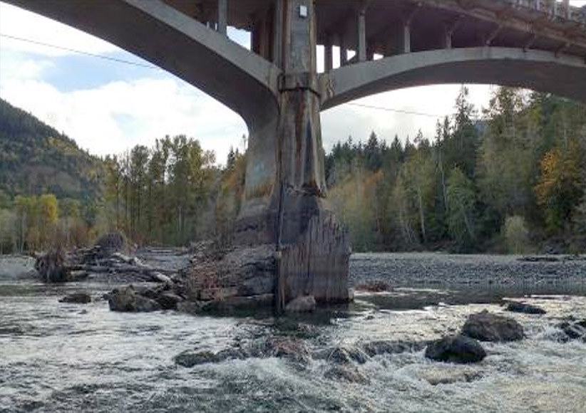 The Elwha River existing US Highway 101 Bridge Pier 3.