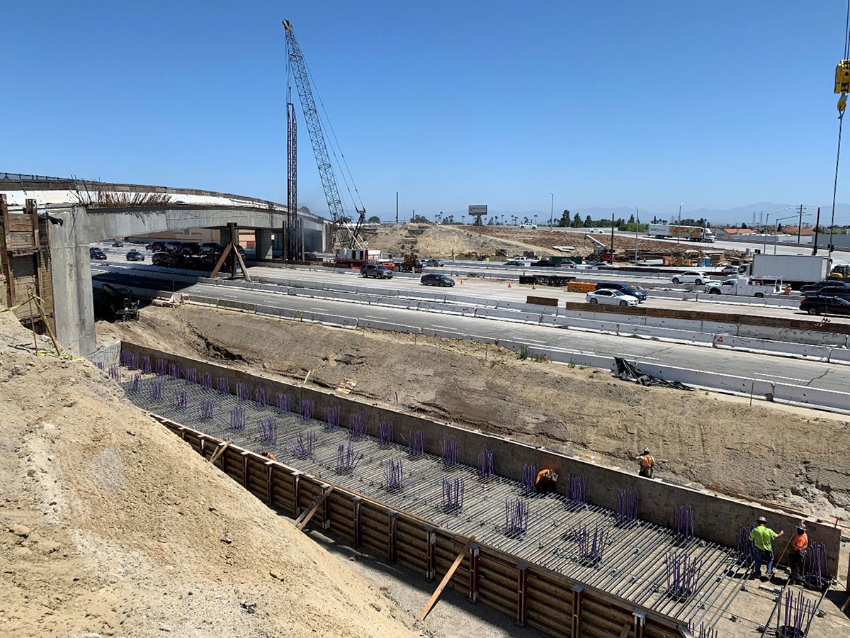 Footing file and footing formwork for interstate highway construction