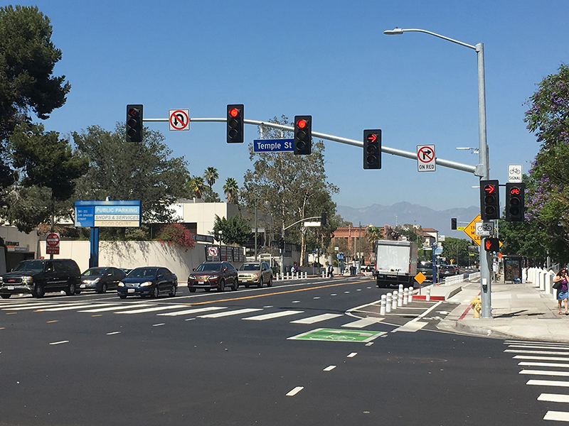 Automated traffic signal