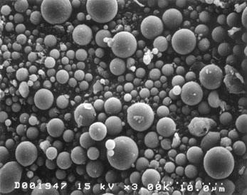 Figure 1-2: Fly ash particles at 2.000 x magnification.Química. As cinzas volantes são constituídas principalmente por óxidos de silício, ferro de alumínio e cálcio. Magnésio, potássio, sódio, titânio e enxofre também estão presentes em menor grau. Quando utilizado como mistura mineral em betão, as cinzas volantes são classificadas como cinzas da Classe C ou da classe F, com base na sua composição química. American Association of State Highway Transportation Officials (AASHTO) m 295 define a composição química das classes C E F fly ash.as cinzas da Classe C são geralmente derivadas de carvão sub-betuminoso e consistem principalmente em vidro alumino-sulfato de cálcio, bem como quartzo, aluminato tricálcico e cal livre (CaO). Cinza de Classe C também é referida como cinza alta Mosca de cálcio porque normalmente contém mais de 20 por cento de CaO.as cinzas da classe F são tipicamente derivadas de carvão betuminoso e antracita e consistem principalmente de um vidro alumino-silicato, com quartzo, mulita e magnetita também presentes. Classe F, ou cinzas volantes com baixo teor de cálcio tem menos de 10% de CaO.