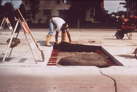 Figure 16 Photo: Installation of Bond-breaking Board