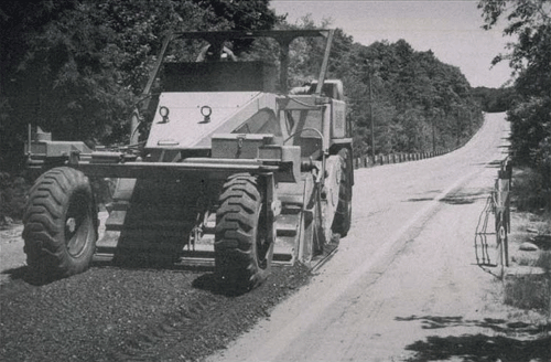 Figure 17-1. Road reclaimer used in FDR.