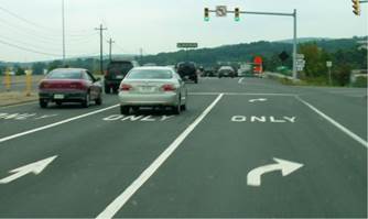 2 thru lanes weith a right turn lane