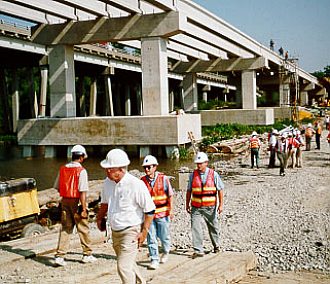 Bridge construction photo.