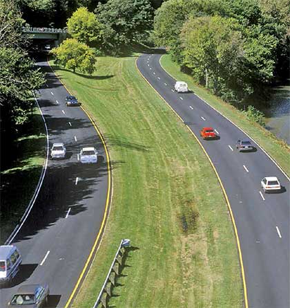 Photo. Aerial view of traffic on scenic multilane parkway. Credit: © Joseph Sohm/Shutterstock.com.