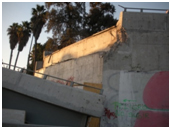 Photo. Retaining wall at Quilicura railroad overcrossing. Click here for more information.