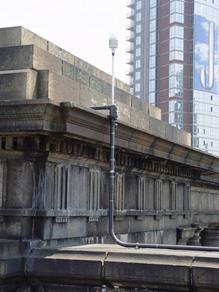 This photo shows the location of the Vaisala WXT510 weather transmitter on the Manhattan Bridge. 