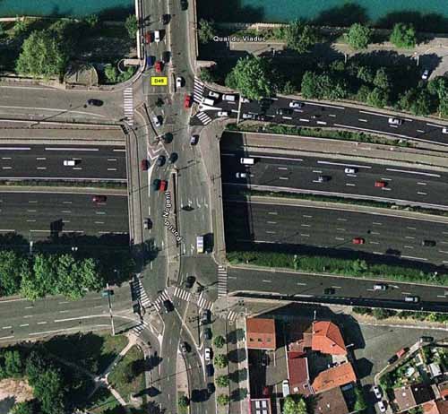 This is an aerial photo of a double cross diamond (DCD) interchange in Perreauz-sur-Marne, France.