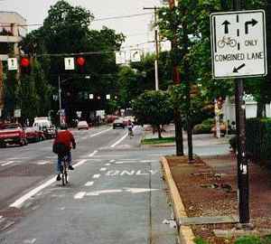Bicycle lane treatment at a signilized intersection