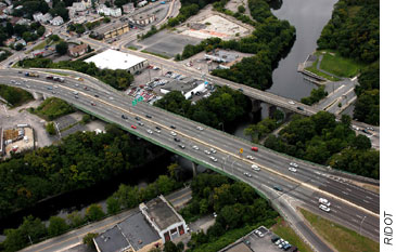 Bridge No. 550 in Pawtucket, RI, is a badly deteriorated structure that is part of the busy I–95 north-south corridor. The bridge carries an average daily traffic load of 175,000 vehicles. (Photo Credit: RIDOT)