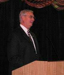 Photo of EPA Administrator Stephen Johnson addressing the Green Highways Forum participants during a keynote speech.